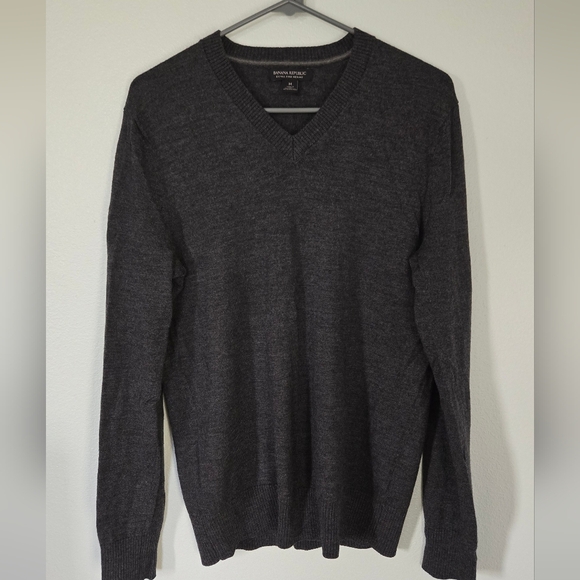 Banana Republic Men's Gray Merino Wool Sweater